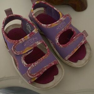 Keen girls sandals